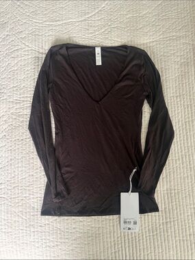 lululemon athletica Women's Long Sleeve V-Neck Top - Deep Brown